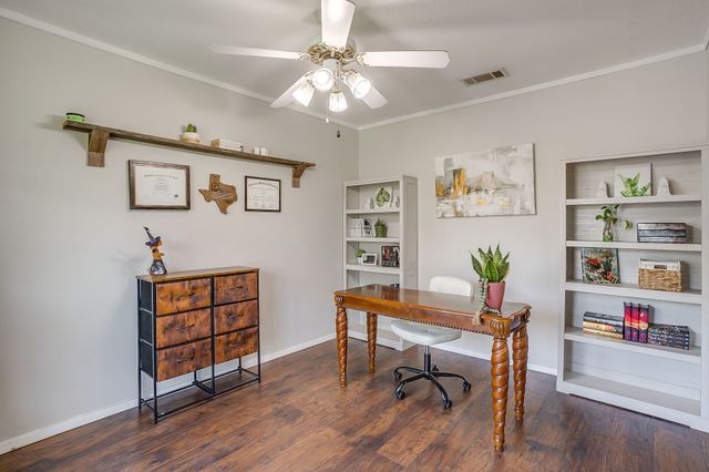 540 Mound Street, Burleson, TX 76028