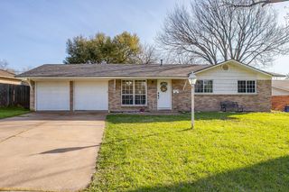 540 Mound Street, Burleson, TX 76028