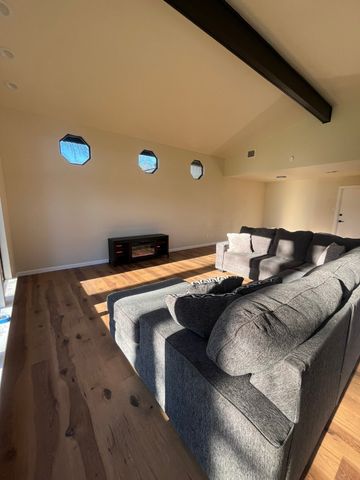 1036 Idlewood Avenue, Azle, TX 76020