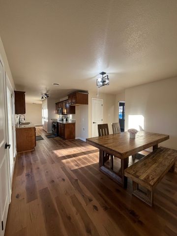 1036 Idlewood Avenue, Azle, TX 76020