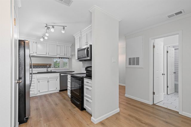 5981 Arapaho Road 703, Dallas, TX 75248