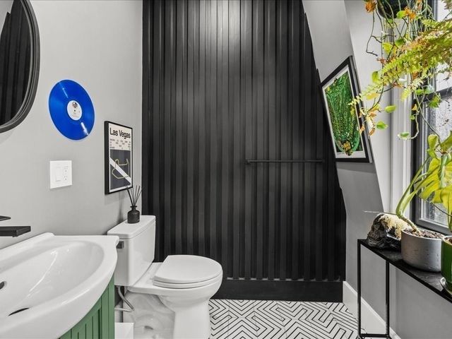 760 E Broadway U:2, Boston, MA 02127