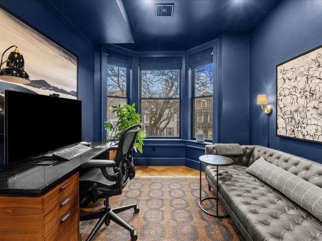 760 E Broadway U:2, Boston, MA 02127