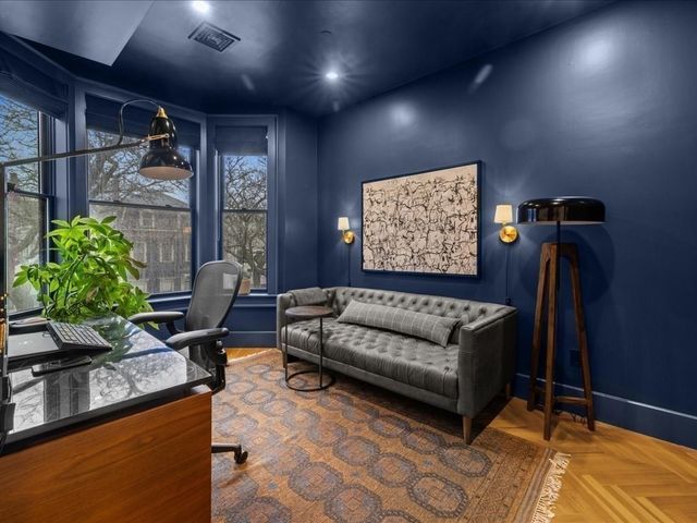 760 E Broadway U:2, Boston, MA 02127