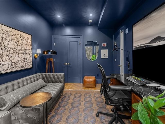 760 E Broadway U:2, Boston, MA 02127