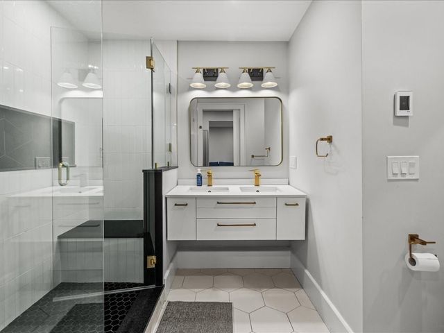 760 E Broadway U:2, Boston, MA 02127