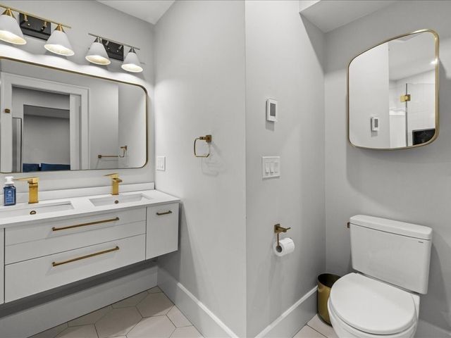 760 E Broadway U:2, Boston, MA 02127