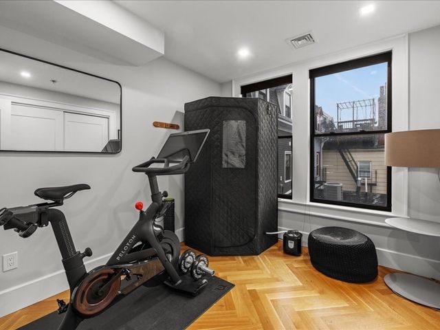 760 E Broadway U:2, Boston, MA 02127