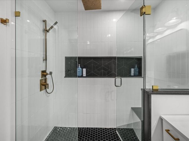 760 E Broadway U:2, Boston, MA 02127