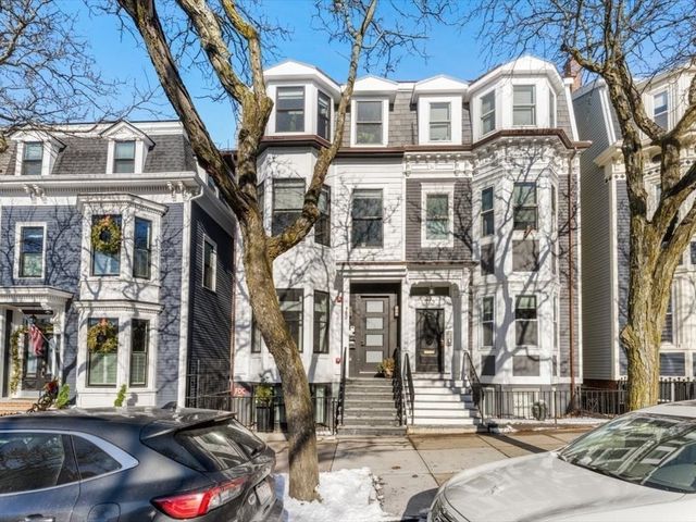 760 E Broadway U:2, Boston, MA 02127