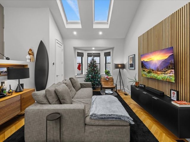 760 E Broadway U:2, Boston, MA 02127