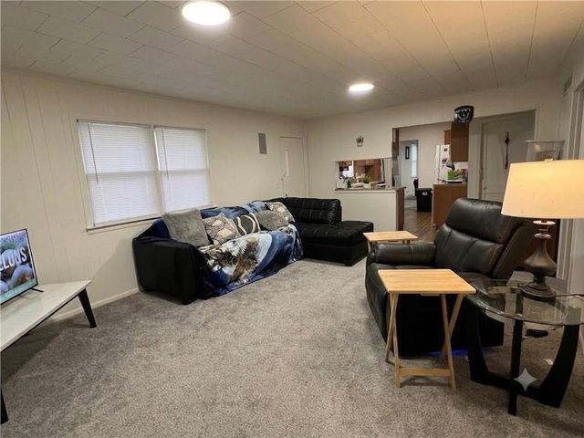 3745 N Indiana Avenue, Kansas City, MO 64117