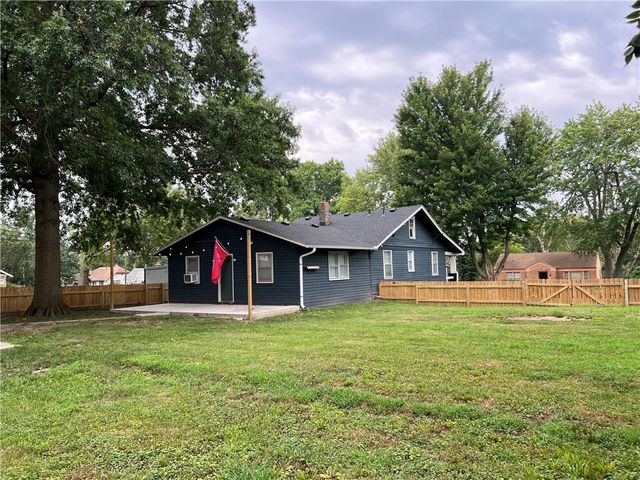 3745 N Indiana Avenue, Kansas City, MO 64117