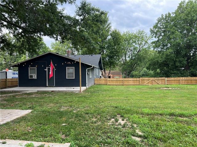 3745 N Indiana Avenue, Kansas City, MO 64117