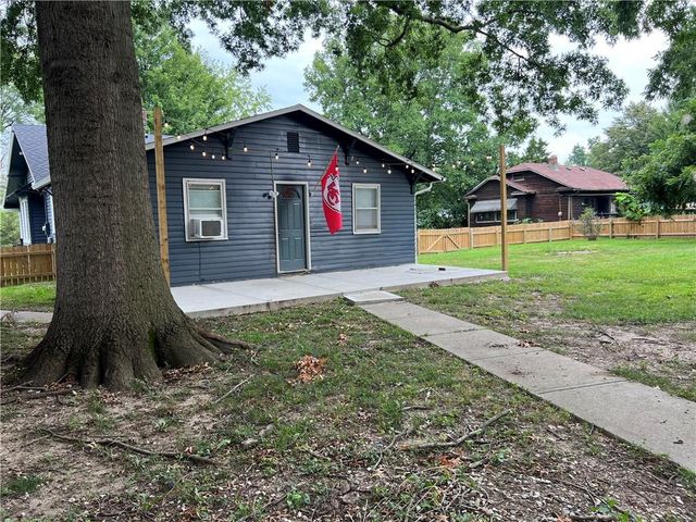 3745 N Indiana Avenue, Kansas City, MO 64117