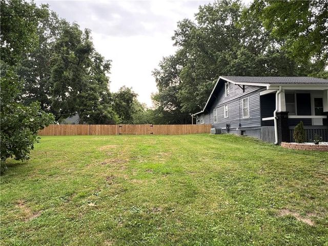 3745 N Indiana Avenue, Kansas City, MO 64117