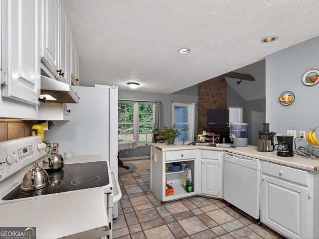 3912 Pleasant Trail, Atlanta, GA 30340