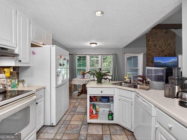 3912 Pleasant Trail, Atlanta, GA 30340