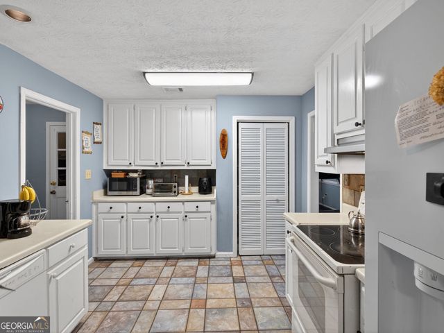 3912 Pleasant Trail, Atlanta, GA 30340