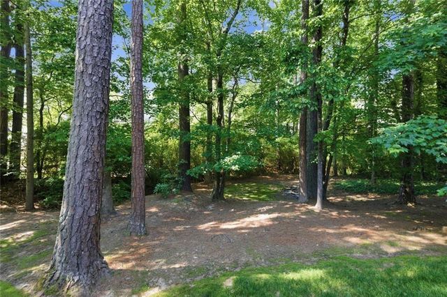 2046 Kinsmon Drive, Marietta, GA 30062