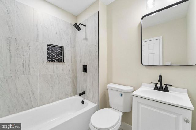 5959 UPLAND WAY, Philadelphia, PA 19131