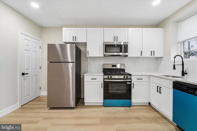 5959 UPLAND WAY, Philadelphia, PA 19131