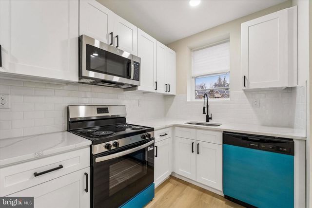 5959 UPLAND WAY, Philadelphia, PA 19131