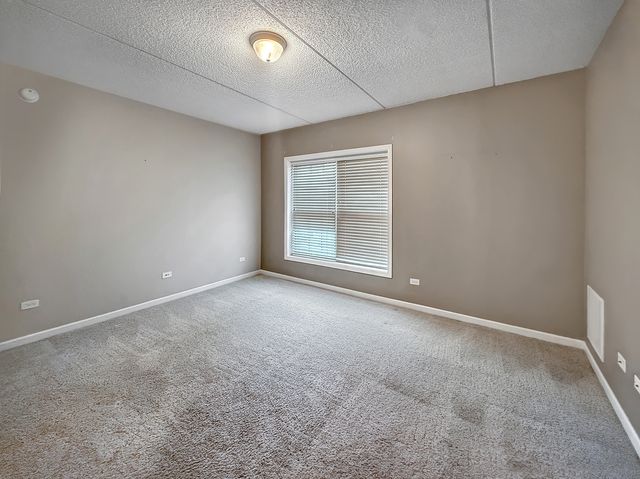 701 W Rand Road 137, Arlington Heights, IL 60004