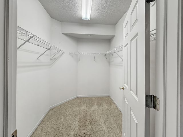 701 W Rand Road 137, Arlington Heights, IL 60004