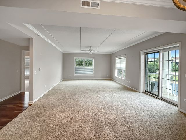 701 W Rand Road 137, Arlington Heights, IL 60004