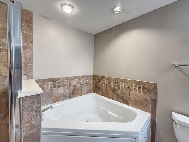 701 W Rand Road 137, Arlington Heights, IL 60004