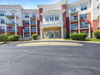 701 W Rand Road 137, Arlington Heights, IL 60004