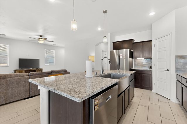 2807 Cambridge Avenue NE, Rio Rancho, NM 87144