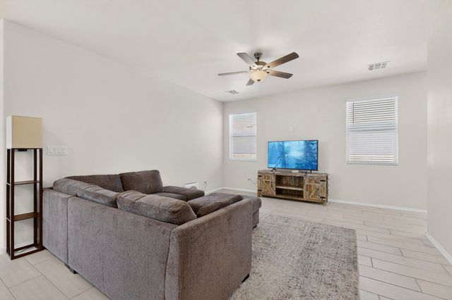 2807 Cambridge Avenue NE, Rio Rancho, NM 87144