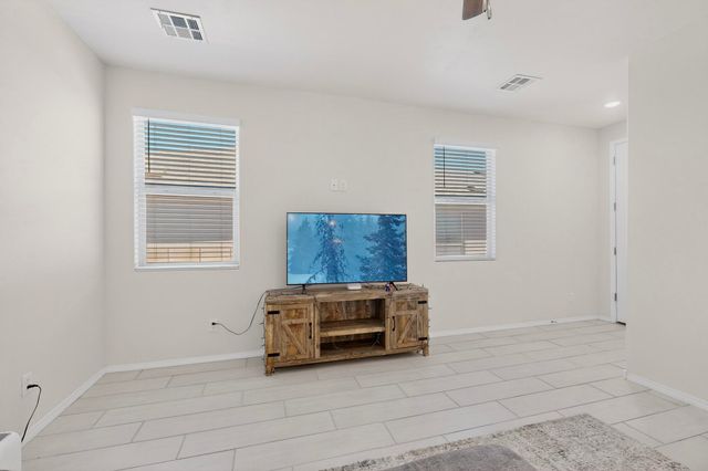 2807 Cambridge Avenue NE, Rio Rancho, NM 87144