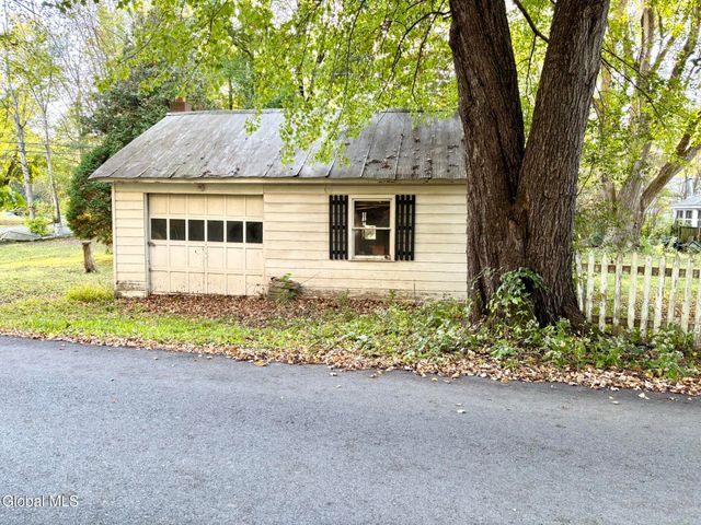 1154 County Route 25, Kinderhook, NY 12106