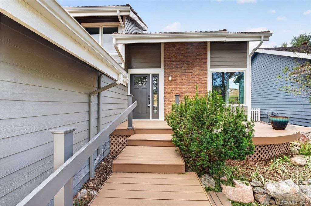 Image 2 of property listing at 13 Manzanita, Littleton, CO 80127