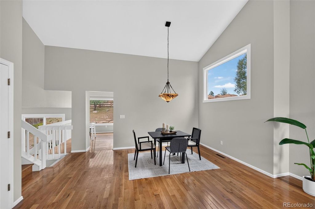 Image 8 of property listing at 13 Manzanita, Littleton, CO 80127