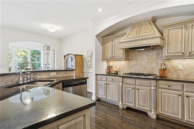 2642 Long Pointe, Roswell, GA 30076