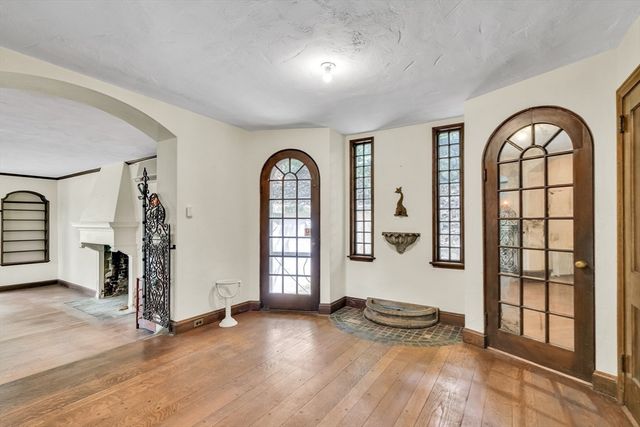 128 Dudley St, Brookline, MA 02445
