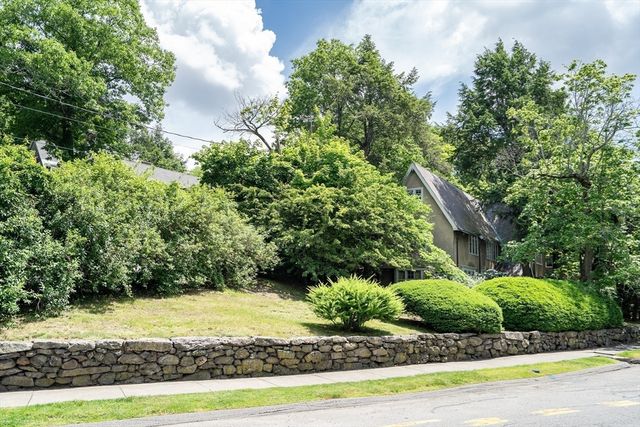 128 Dudley St, Brookline, MA 02445