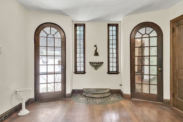 128 Dudley St, Brookline, MA 02445