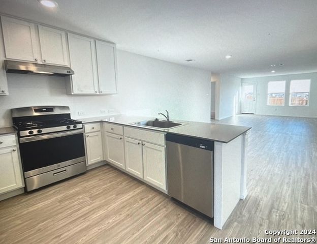 9122 Selene, San Antonio, TX 78252