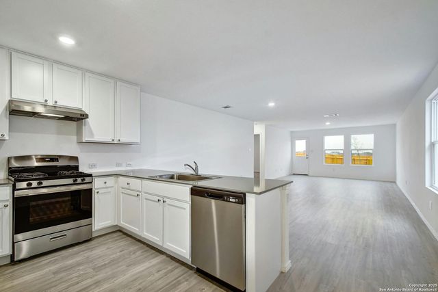 9122 Selene, San Antonio, TX 78252