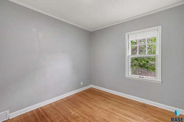 2116 W 21St St Street, Sioux Falls, SD 57105