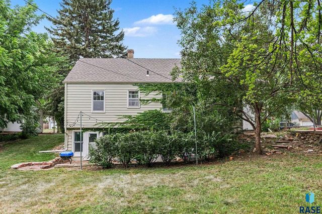 2116 W 21St St Street, Sioux Falls, SD 57105