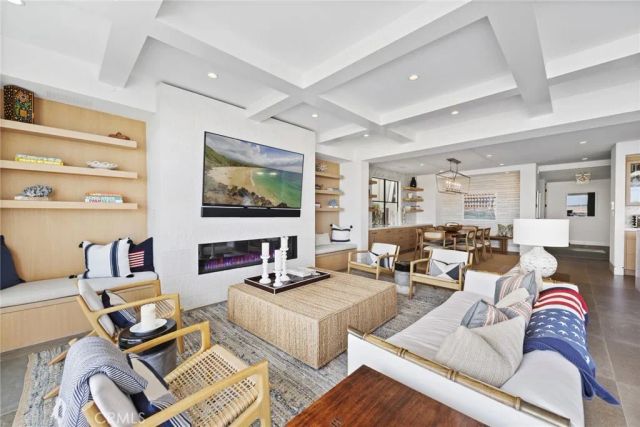 2148 E Oceanfront, Newport Beach, CA 92661