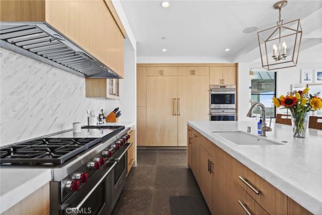 2148 E Oceanfront, Newport Beach, CA 92661