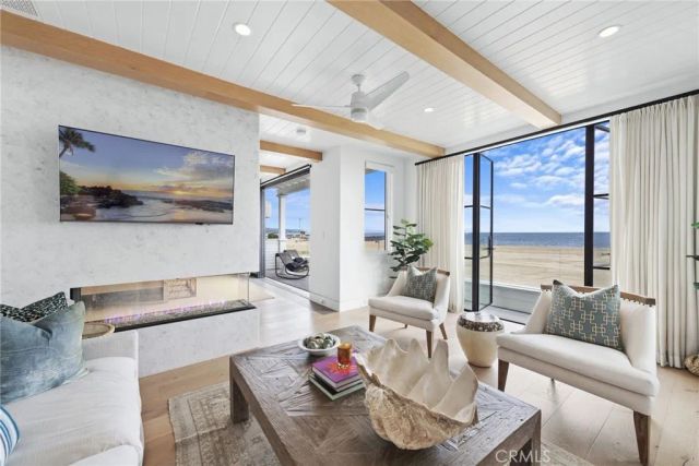 2148 E Oceanfront, Newport Beach, CA 92661