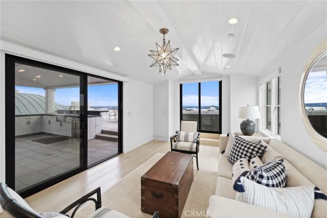 2148 E Oceanfront, Newport Beach, CA 92661